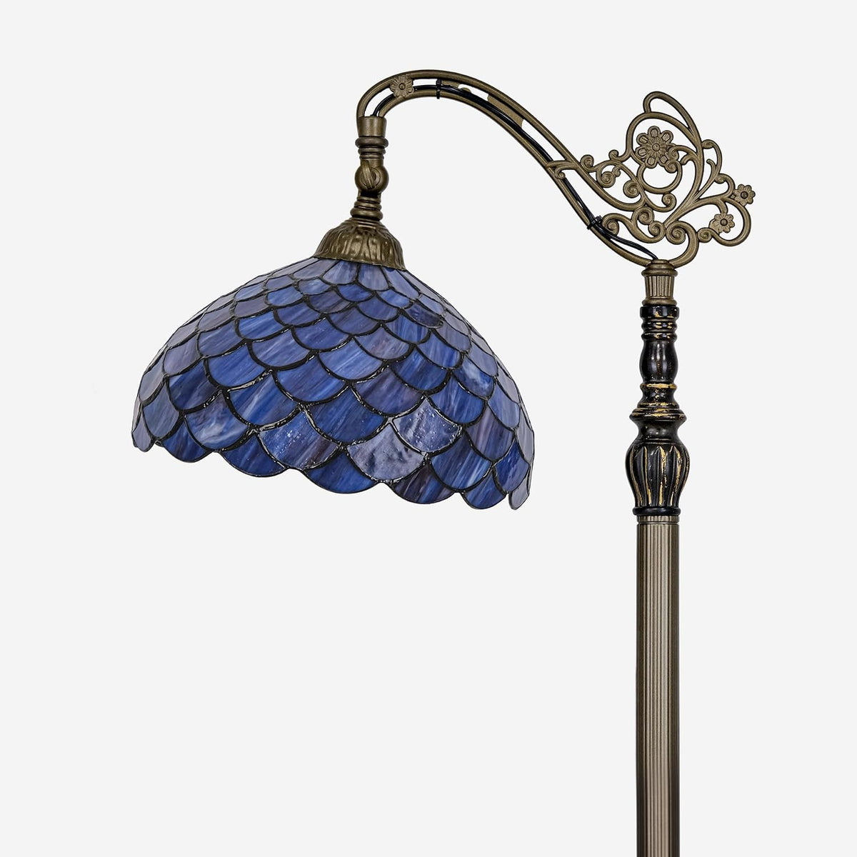 GILGGAK Blue Fish Scales Tiffany Floor Lamp — model photograph 2